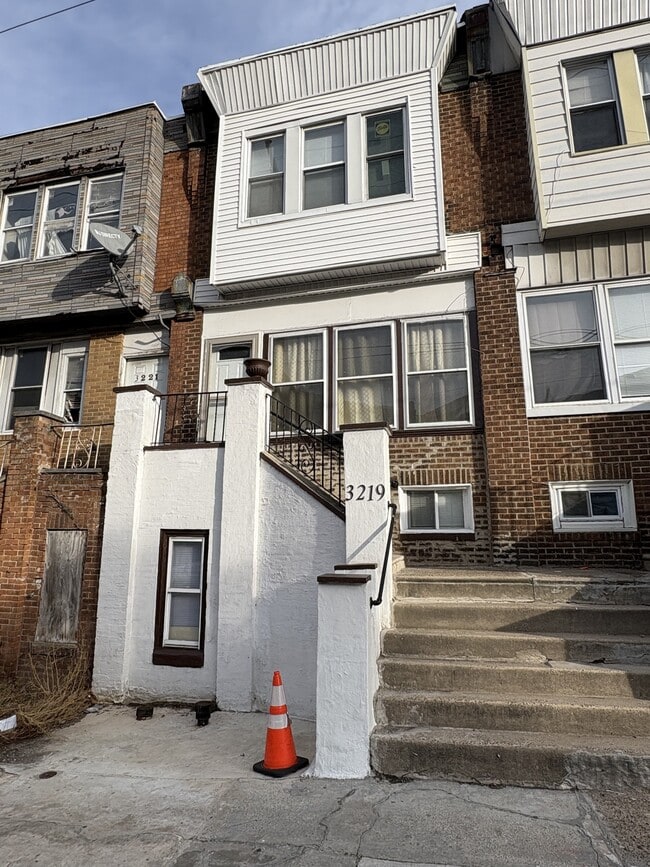 Building Photo - 3219 N 29th St