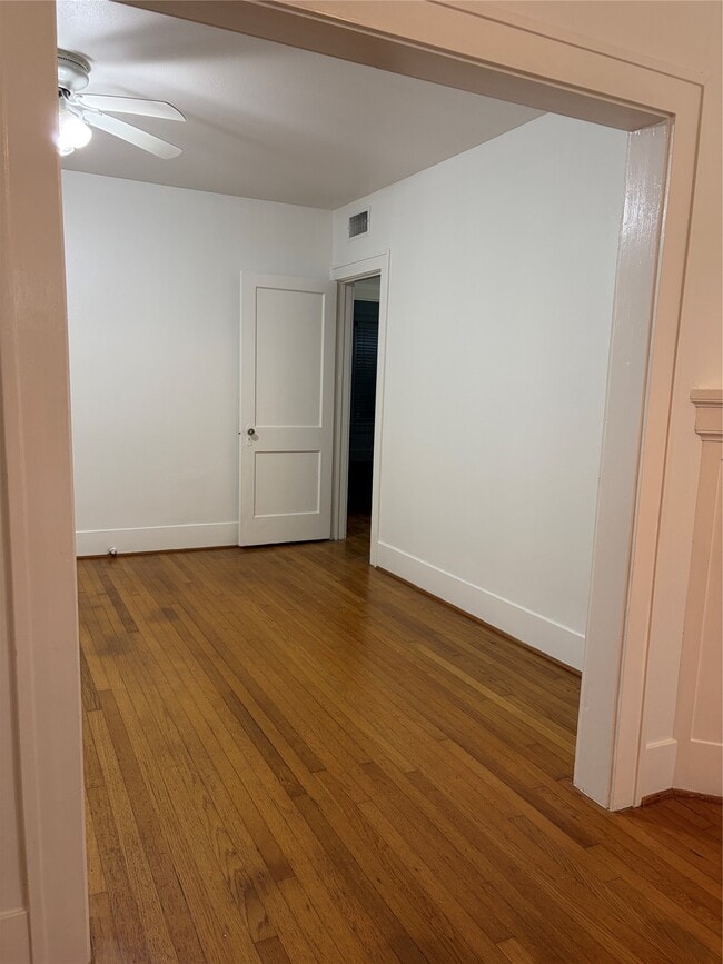 Foto del edificio - 1719 Dunlavy St