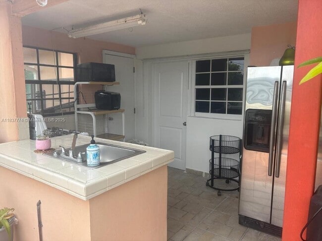 Foto del edificio - 8953 SW 8th Terrace