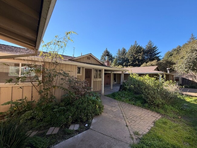 Building Photo - 809 Browns Valley Rd