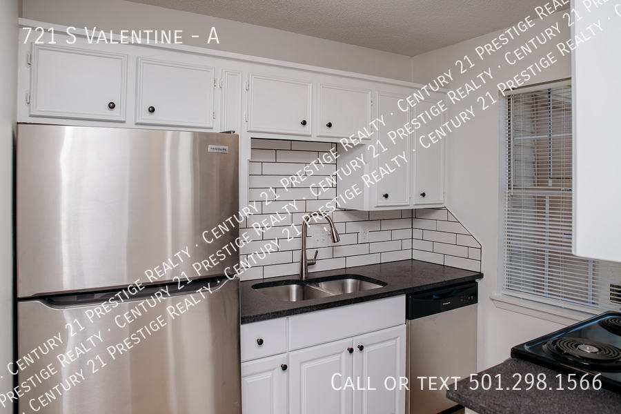 Primary Photo - 721 S Valentine-A