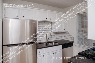 Building Photo - 721 S Valentine