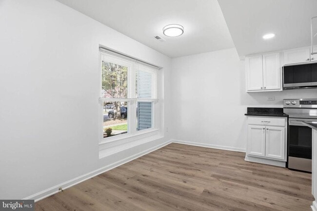 Foto del edificio - 335 Charred Oak Ct