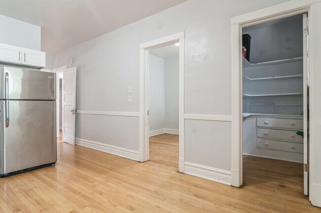 Foto del edificio - 2339 N Springfield Ave