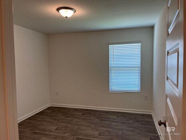 Foto del edificio - 7056 Fuller St