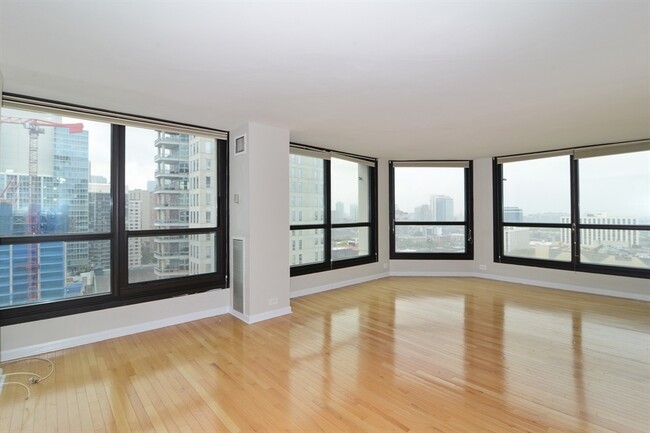 Foto del edificio - 1030 N State St
