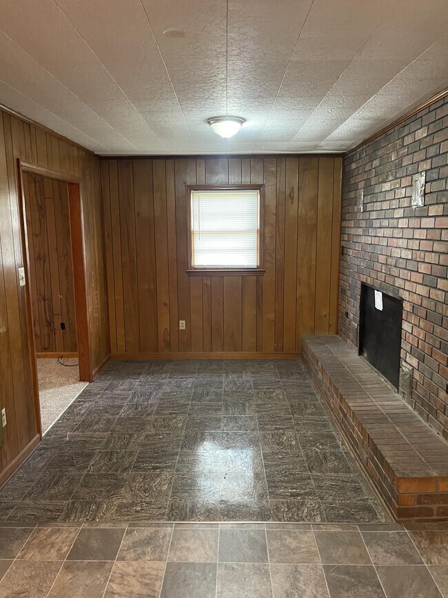Building Photo - 826 Tilton Church Rd SE