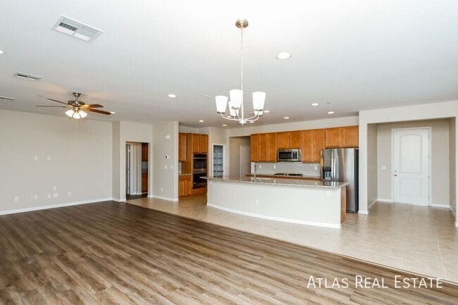 Foto del edificio - 577 Comodo St