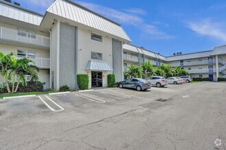 Building Photo - 3000 Riverside Dr