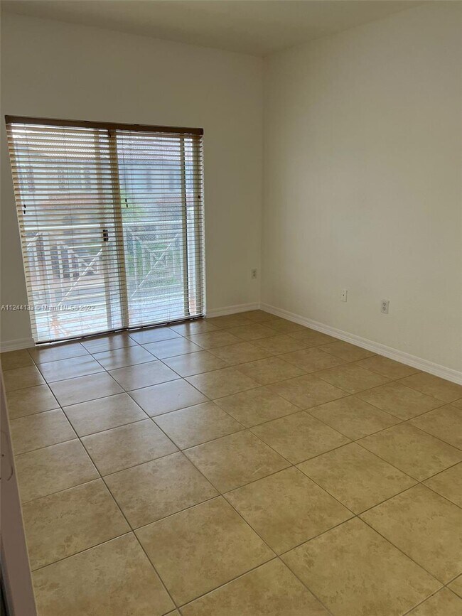 Foto del edificio - 14739 SW 23rd St