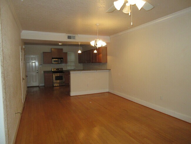 Foto del edificio - Great Townhome near Downtown