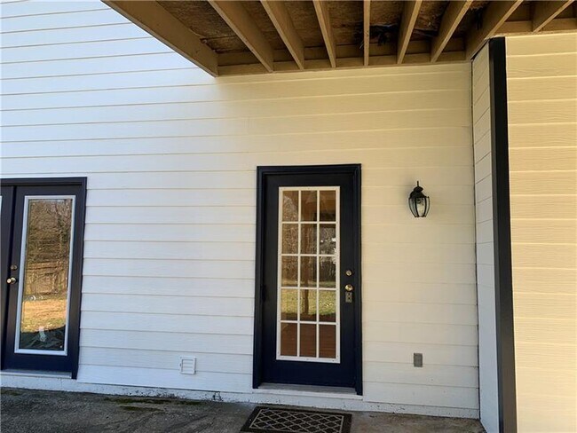 Building Photo - 2918 Mockingbird Cir