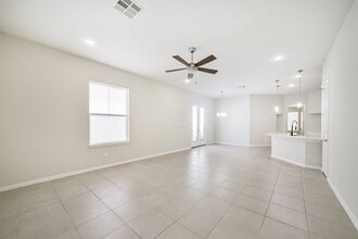 Building Photo - 10334 Solitaire Cir