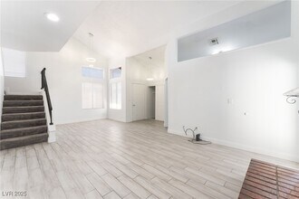 Building Photo - 3951 Steinbeck Dr