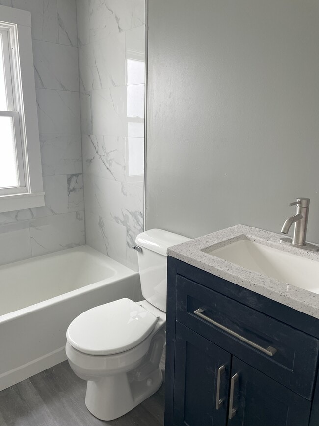 Building Photo - 826 Englewood Ave