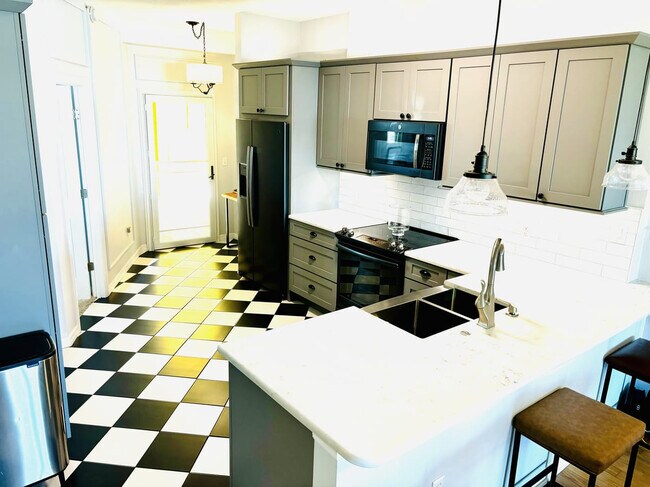 Foto del edificio - 316 8th St S
