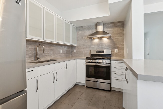 Photo - 8501 Hawthorne Ave Apartment