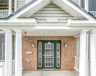 Primary Photo - 45521 Westmeath Way