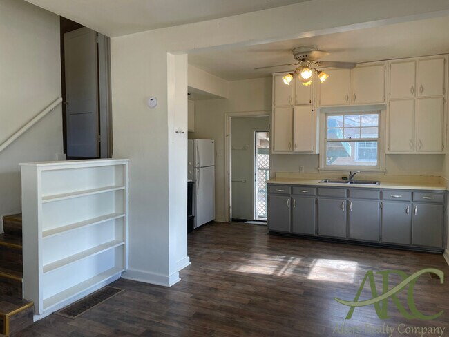 Foto del edificio - 2318 St Clair Ave.