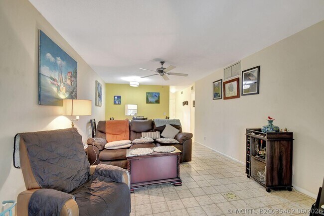 Foto del edificio - 2121 NE 1st Ct