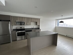 Building Photo - 5633-5633 Fenwick St