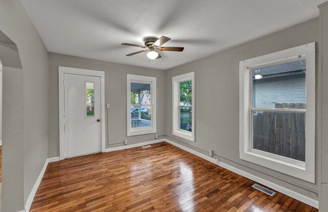 Building Photo - 333 Elm St