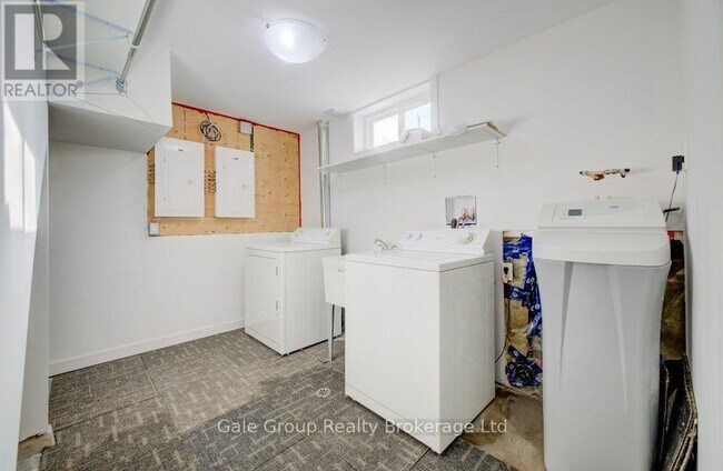 Building Photo - 131 Kinzie Ave