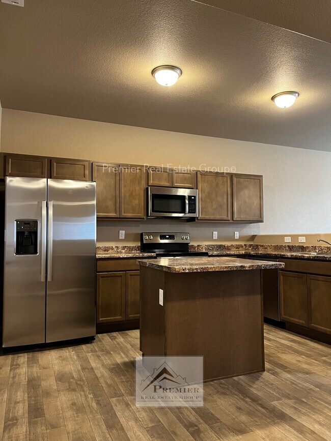 Foto del edificio - 7863 Sand Lake Heights