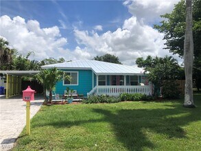 Building Photo - 981 8th Terrace N