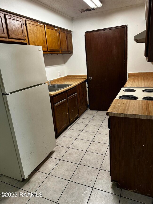 Building Photo - 607 Marigny Cir