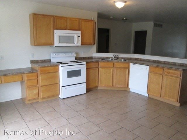 Building Photo - 232 W Palmer Lake Dr