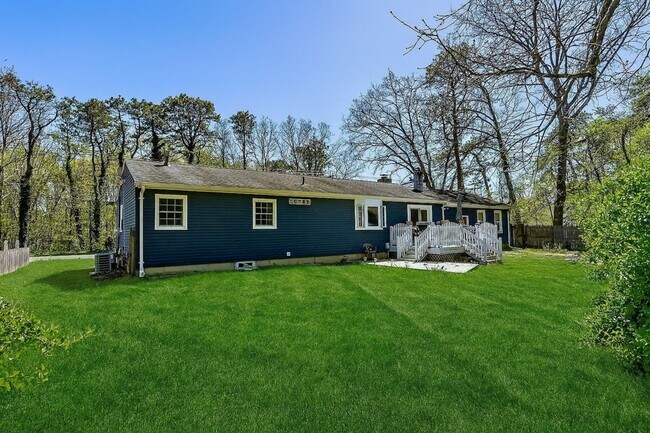 Foto del edificio - Charming & Cozy Ranch with Spacious Backya...
