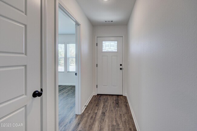 Foto del edificio - 2302 S Empire Ave