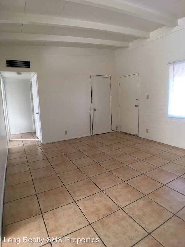Building Photo - 1800 E Fry Blvd
