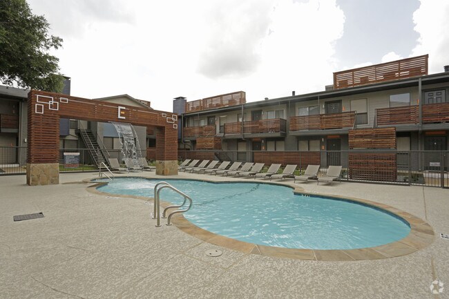 PISCINA - Everton at Bellmar