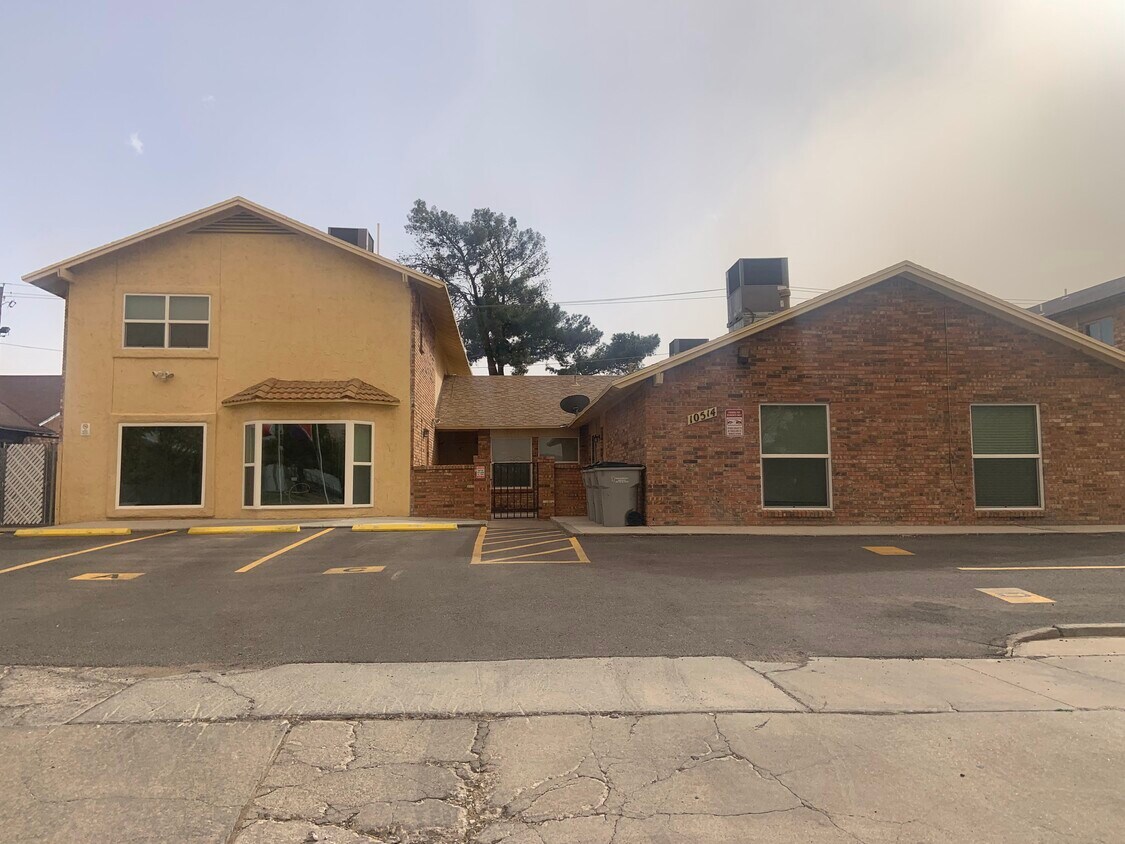Primary Photo - 10514 Ashwood Dr