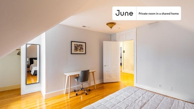 Building Photo - Room in Shared 5 bed/2.5 bath home in Newton Corner