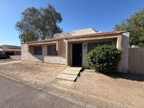 Building Photo - 4744 W Rose Ln