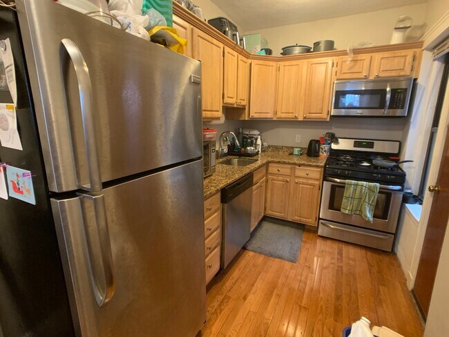 Building Photo - 185 Chestnut Hill Ave