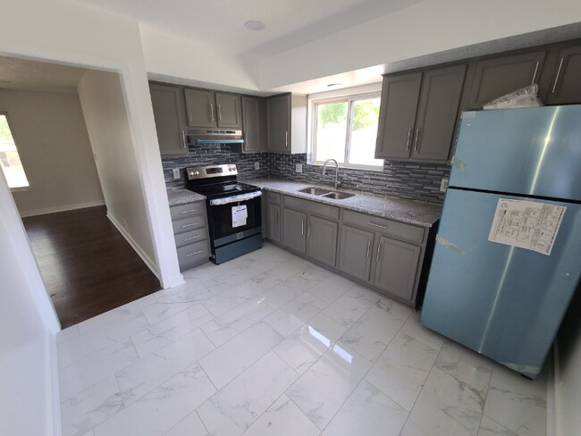 Foto del edificio - 7125 Askew Ave