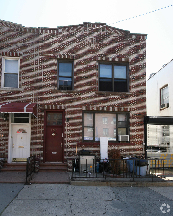 Primary Photo - 4709 7th Ave