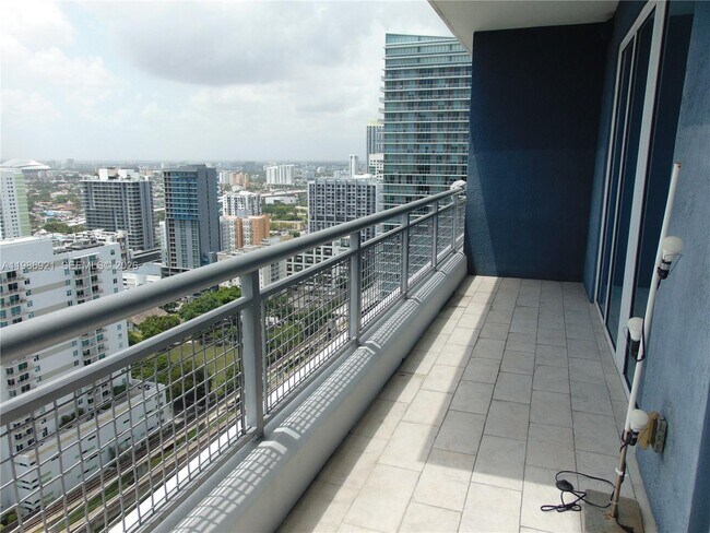 Foto del edificio - 60 SW 13th St
