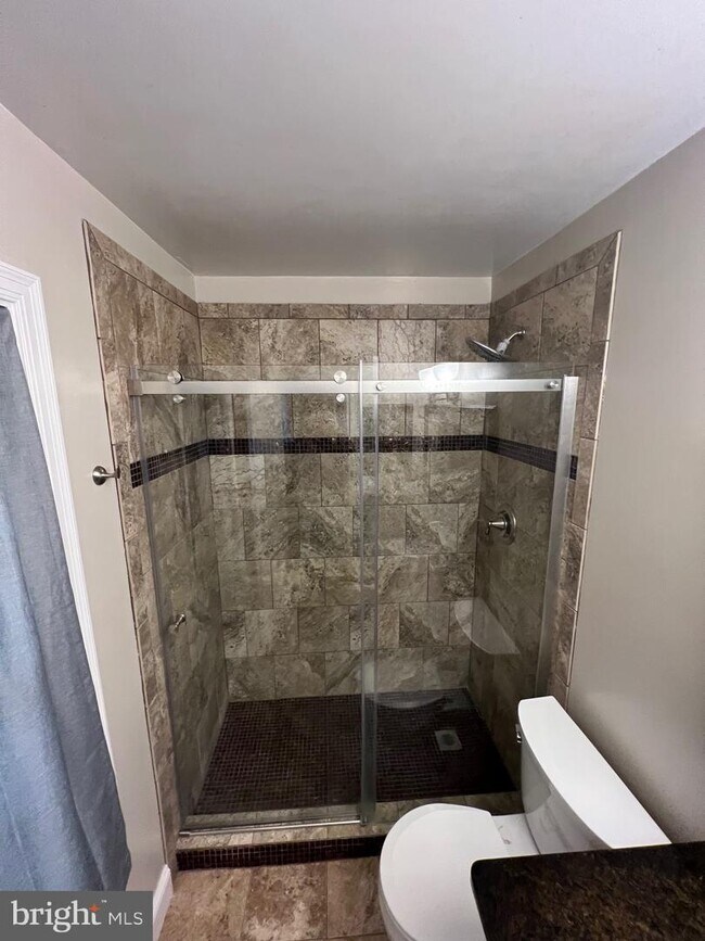 Foto del edificio - 5954 Berkshire Ct