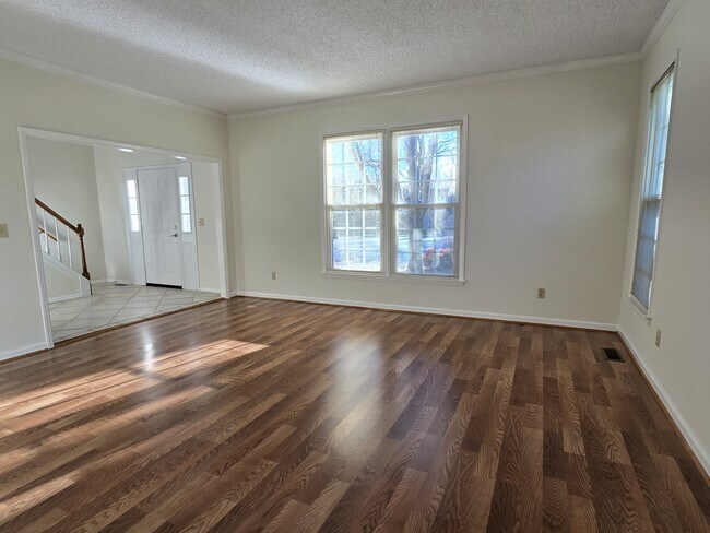 Foto del edificio - 5104 Grist Mill Ct