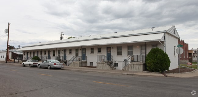 Building Photo - The Station