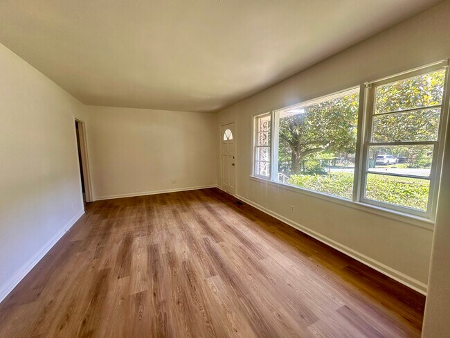 Foto del edificio - 4528 Sims St