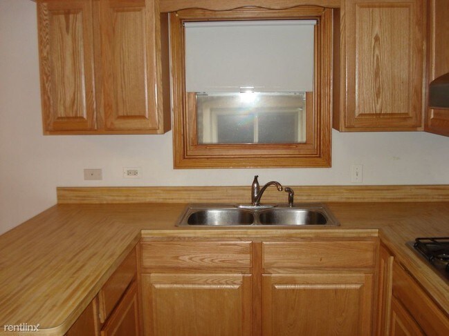 Building Photo - 2 br, 1 bath  - 3044 N Kolmar Ave