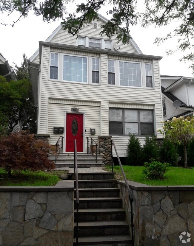 Building Photo - 425 S Columbus Ave