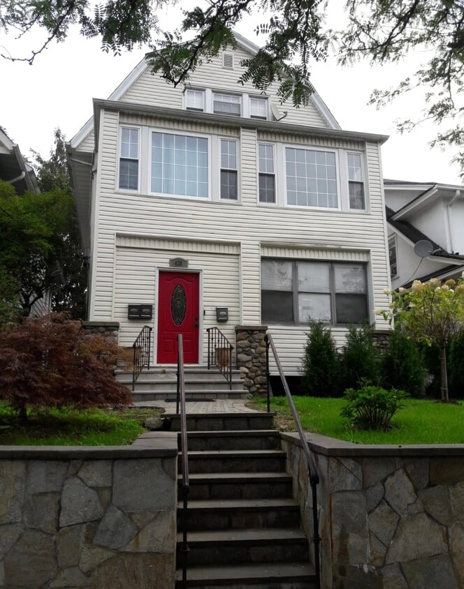 Primary Photo - 425 S Columbus Ave