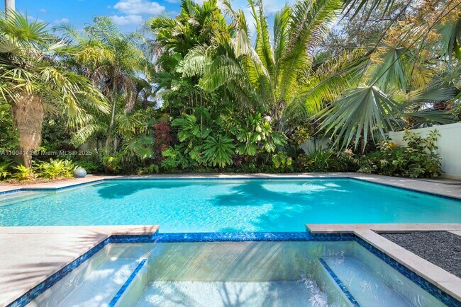 Foto del edificio - 1107 NE 118th St